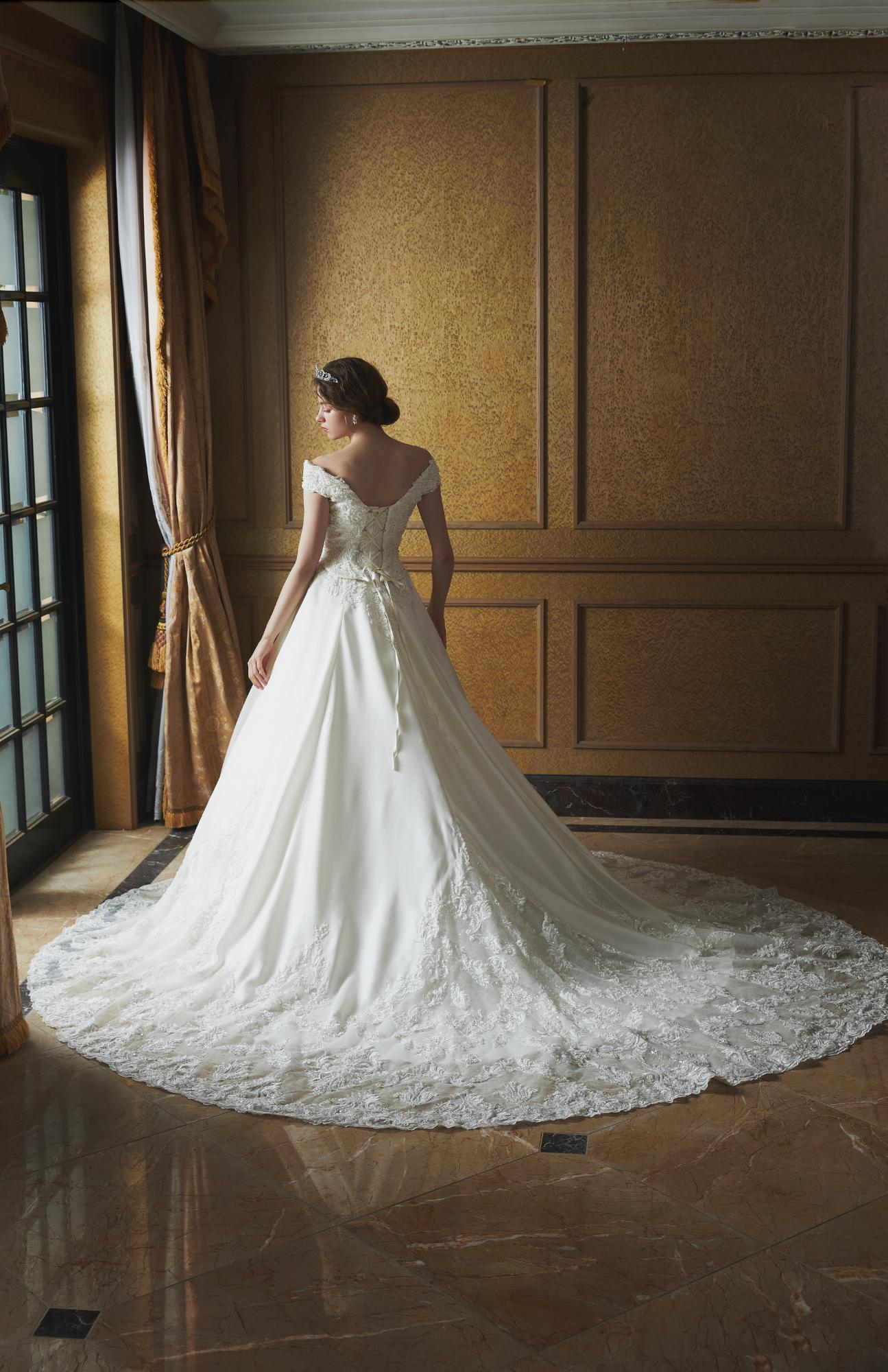 Christelle【ウェディングドレス レンタル】