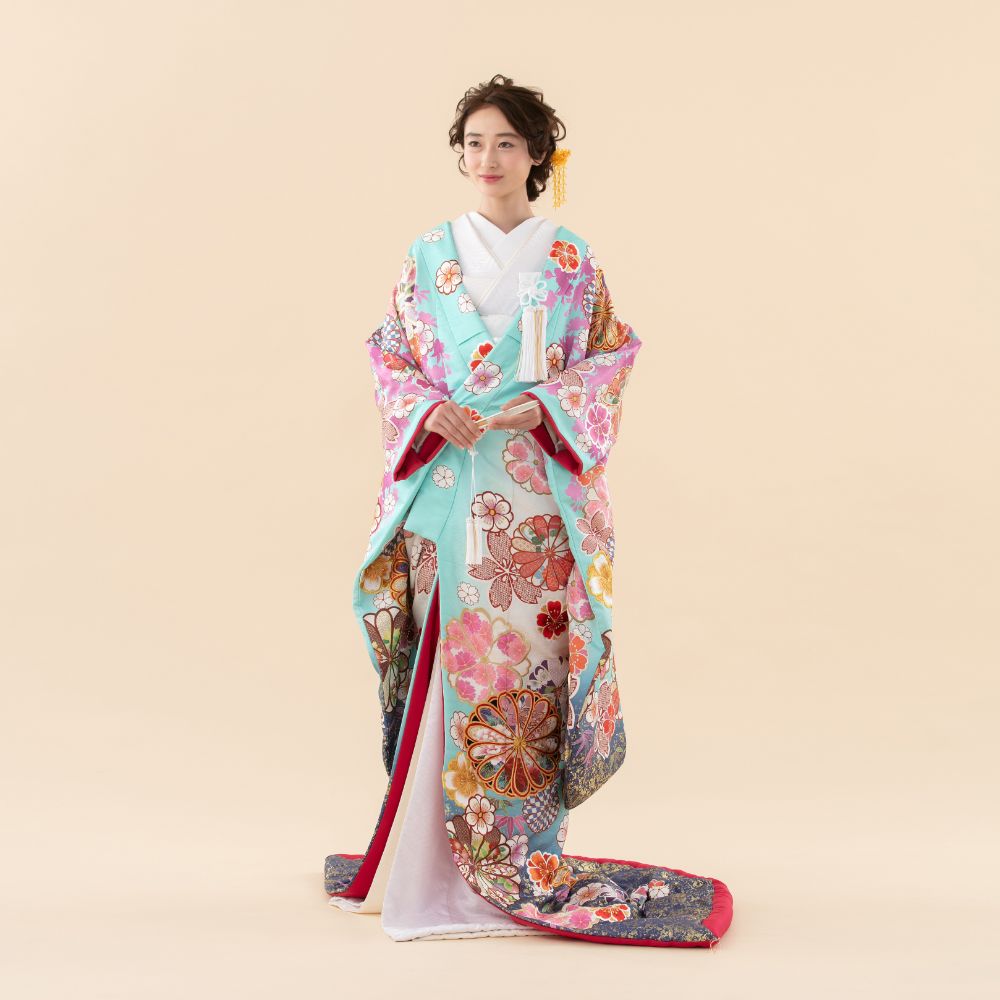 桜に菊絵水色白暈 【結婚式 和装 色打掛 レンタル】 – 結婚式