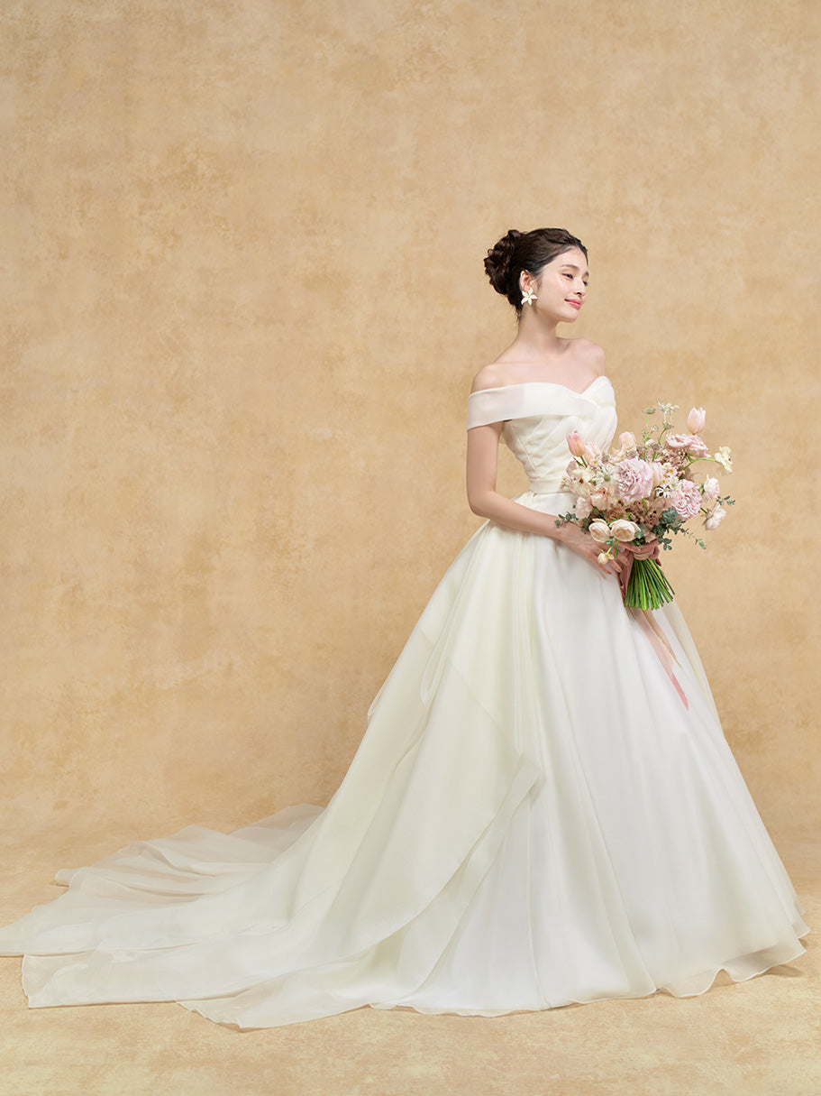 Lily - リリィ -【ウェディングドレス レンタル】 – 結婚式準備サイト