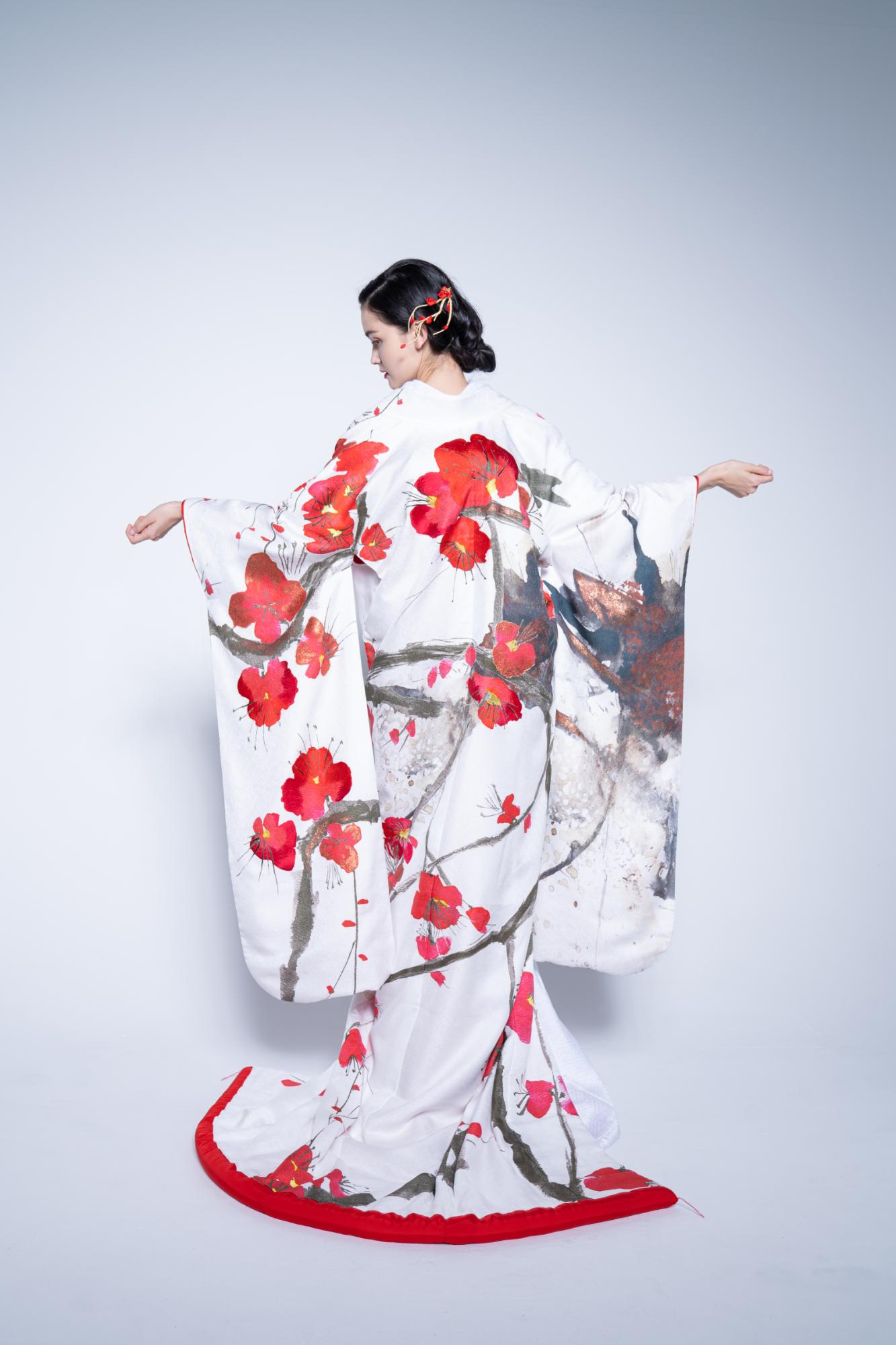 白練春華梅図【結婚式 和装 色打掛 レンタル】