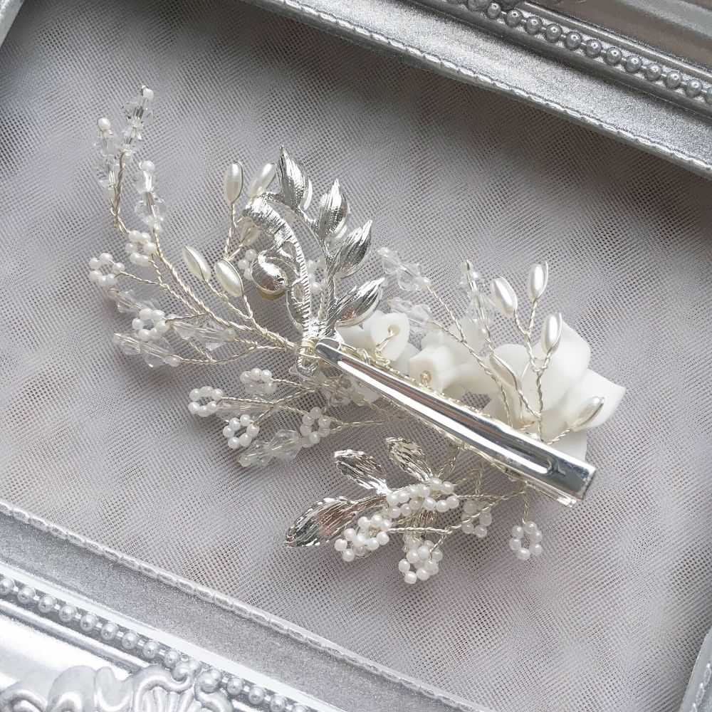 【ヘッドドレス】ブライダルヘッドドレス ビーズ ホワイトフラワー ボンネ g8 【結婚式 ヘアアクセサリー】