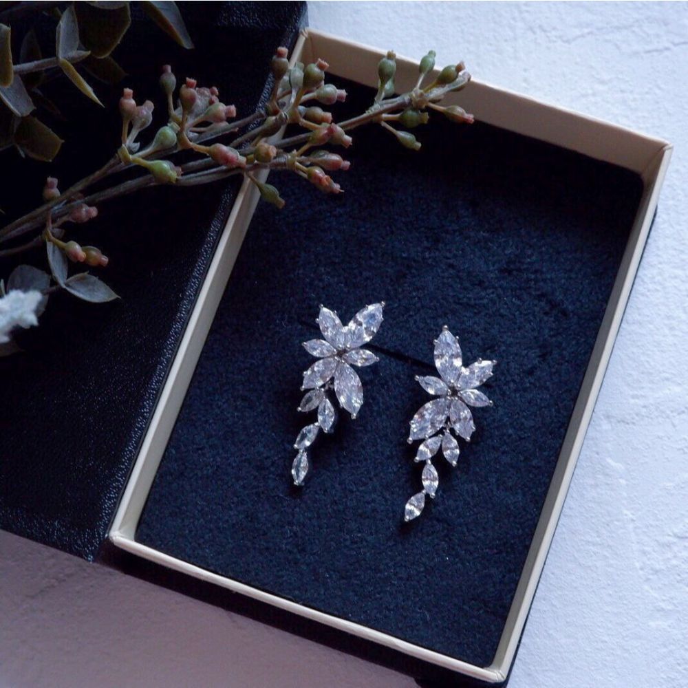 【ピアス】ビジュー ウェディング ブライダルピアス j1 【結婚式 ピアス イヤリング】