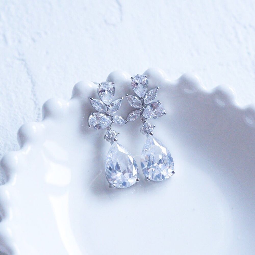 【ピアス】ビジュー ウェディング ブライダルピアス j4 【結婚式 ピアス イヤリング】