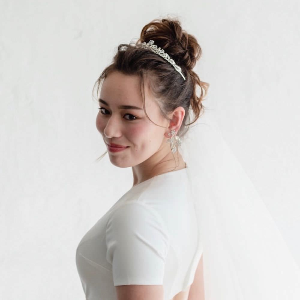 【ヘッドドレス】ティアラ ビジュー ブライダルヘッドドレス シルバー b10 【結婚式 ヘアアクセサリー】
