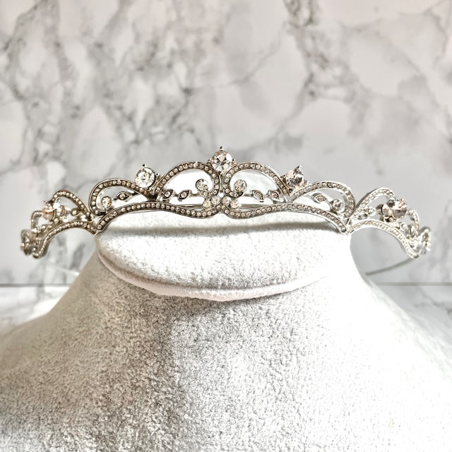 【ヘッドドレス】nala ブライダルビジューティアラ 【結婚式 ヘアアクセサリー】