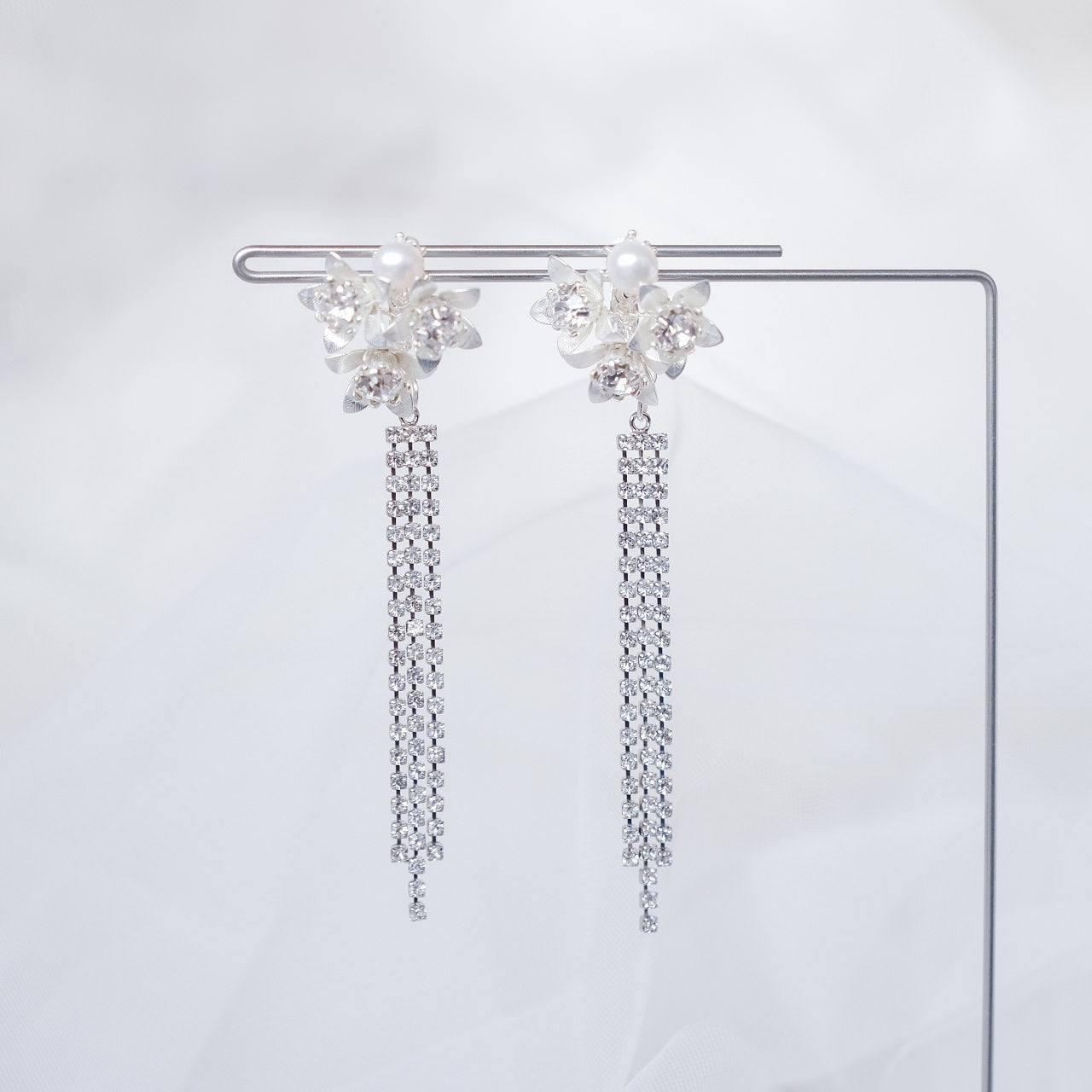 【ピアス】ブライダルピアス ラインストーン タッセルピアス ウェディングピアス p30 【結婚式 ピアス イヤリング】