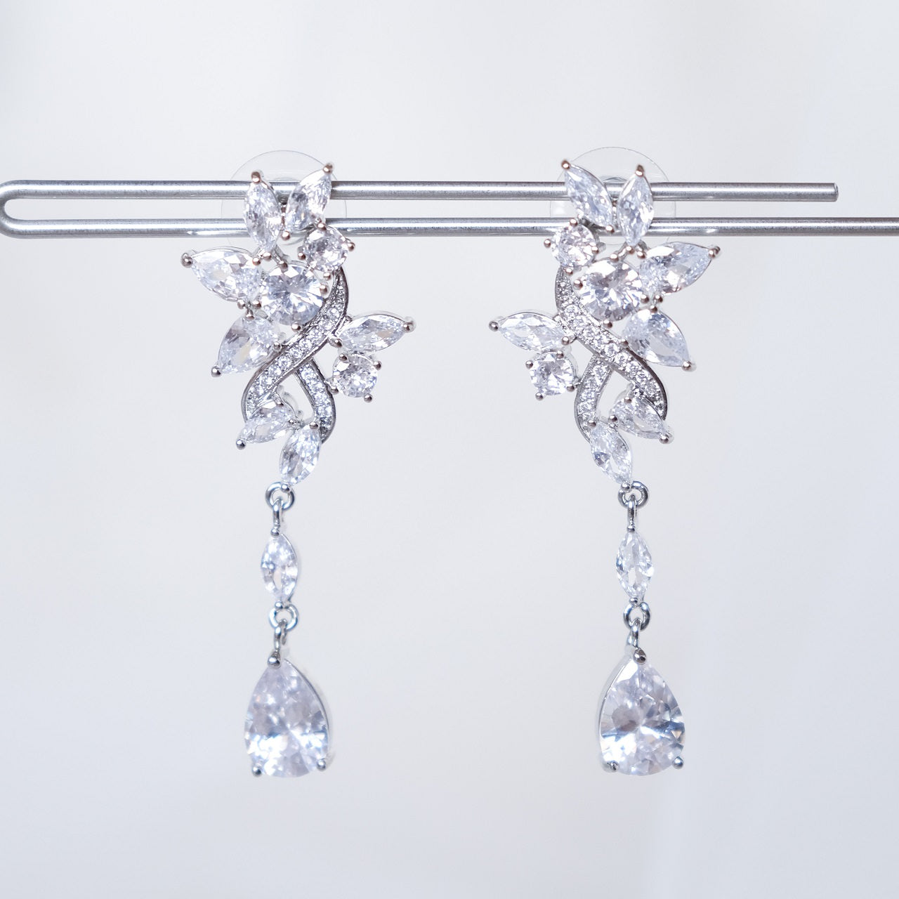 【ピアス】ジルコニア ビジュー ウェディングピアス ブライダルピアス p23 【結婚式 ピアス イヤリング】