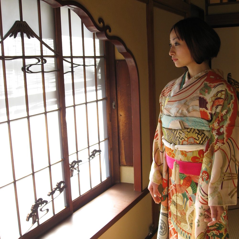 アンティーク復刻振袖 ピンクベージュ地/幔幕に雅楽器 【結婚式 和装 引き振袖 レンタル】