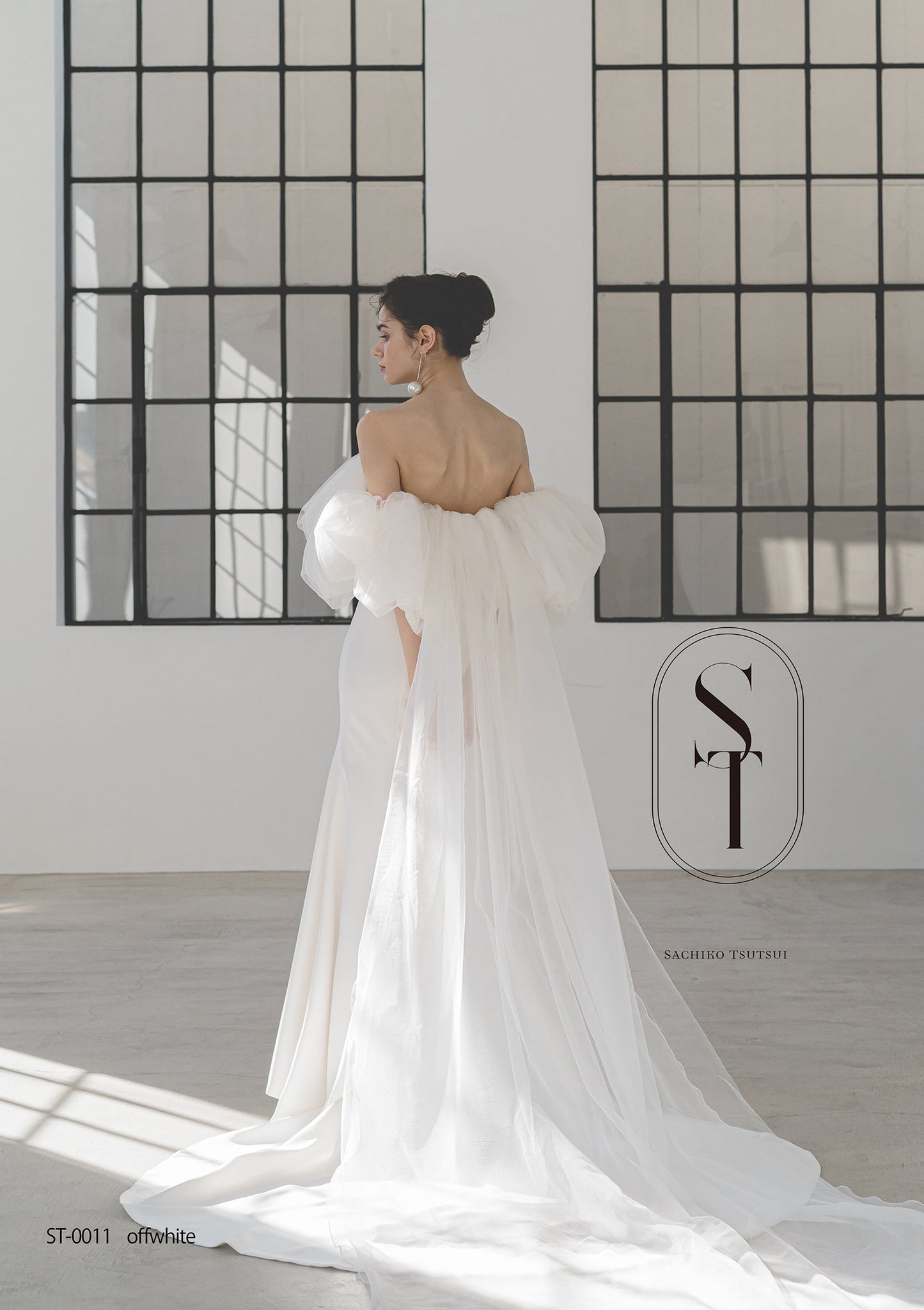メイジ ST-0011-offwhite【ウェディングドレスレンタル】