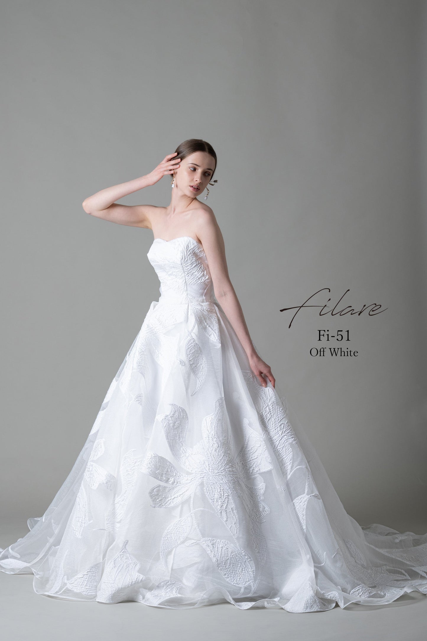 アイラ Fi-51-OffWhite【ウェディングドレスレンタル】
