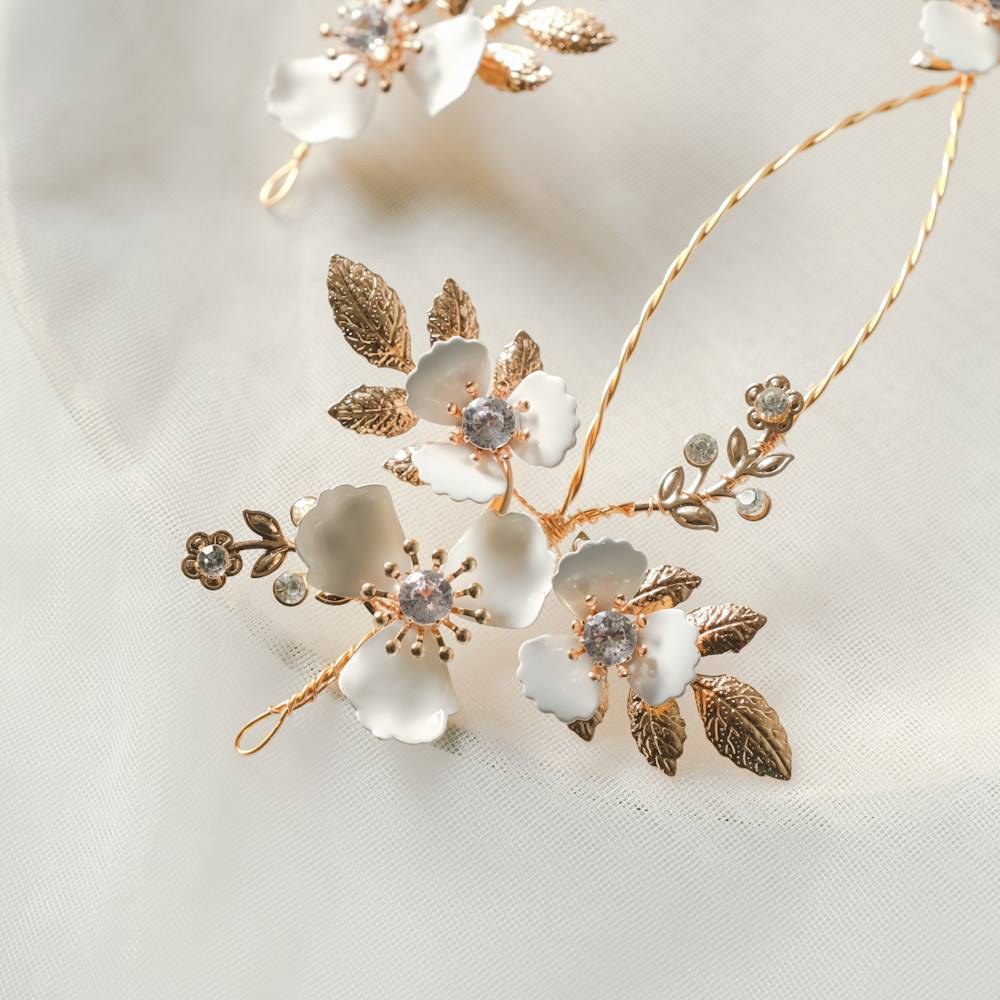 (2点セット) ブライダルヘッドドレス ホワイトフラワー q30 【結婚式 ヘアアクセサリー】