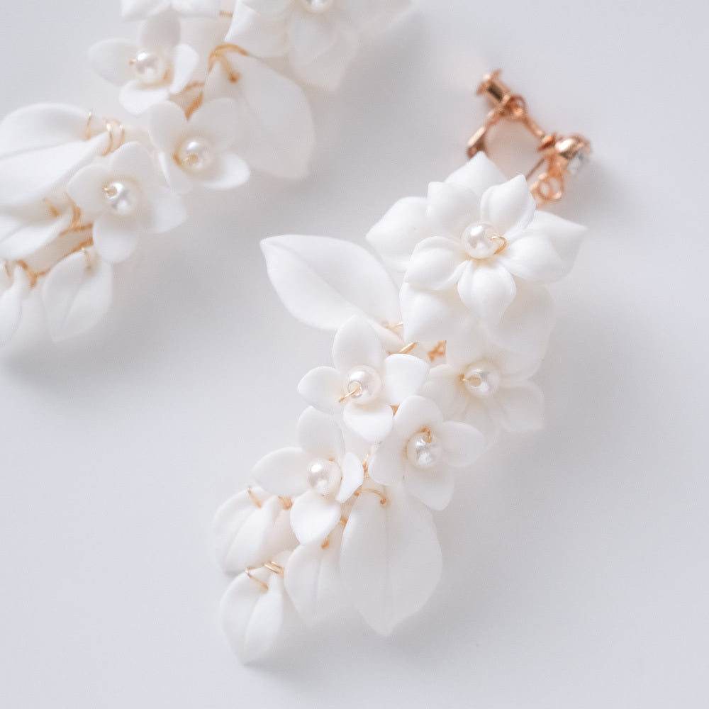 【イヤリング】ブライダルイヤリング ホワイトフラワー パール 小枝イヤリング r16 【結婚式 ピアス イヤリング】