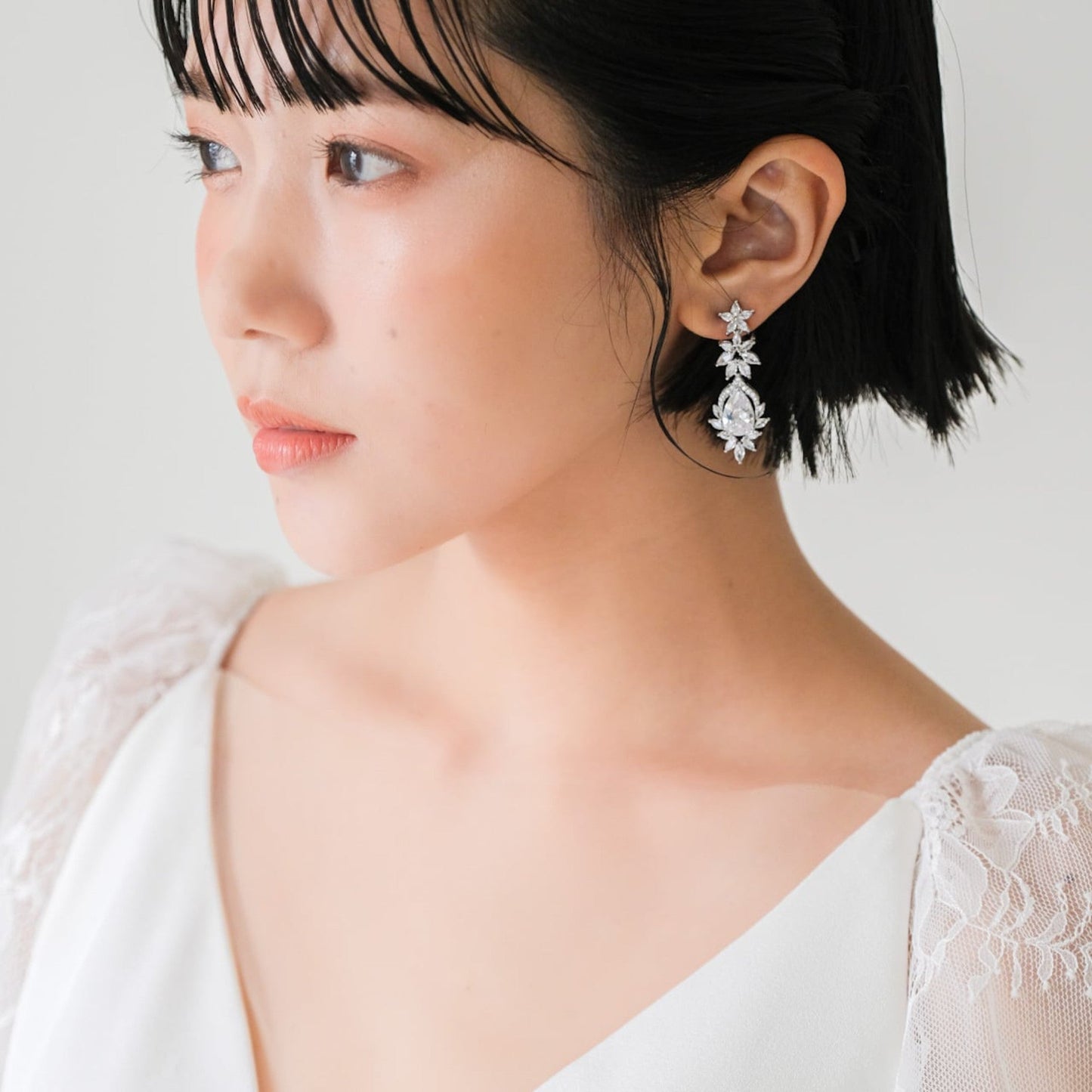 【イヤリング】ジルコニア ビジュー ブライダル シルバー v33【結婚式 ピアス イヤリング】