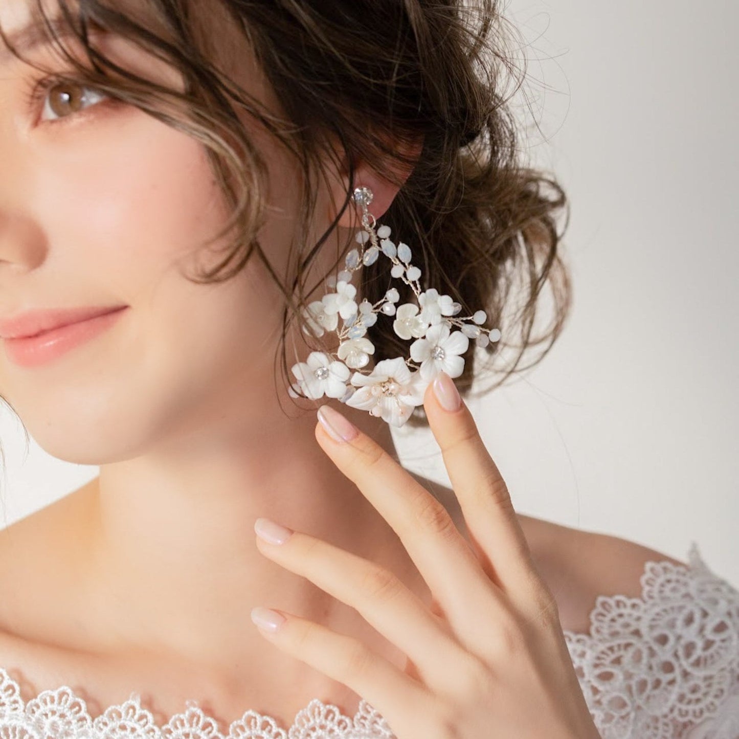 【イヤリング】ブライダル 小枝イヤリング ホワイトフラワー シルバー u11 【結婚式 ピアス イヤリング】