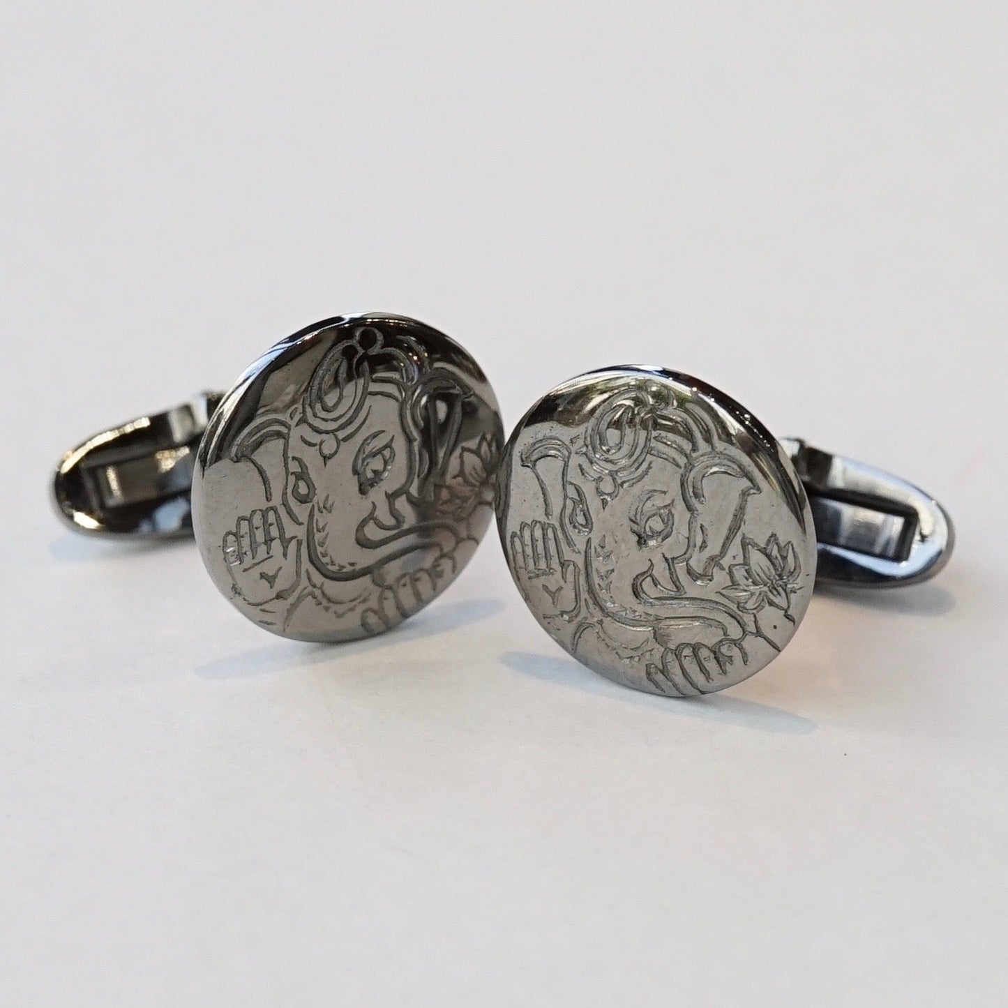 彫刻師 大西氏手彫りカフリンクス 世界1点物
