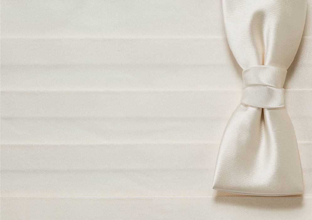 高級素材 拝絹地 を使用 上質な 蝶ネクタイ & カマーバンド セット オフホワイト 【結婚式 蝶ネクタイ】