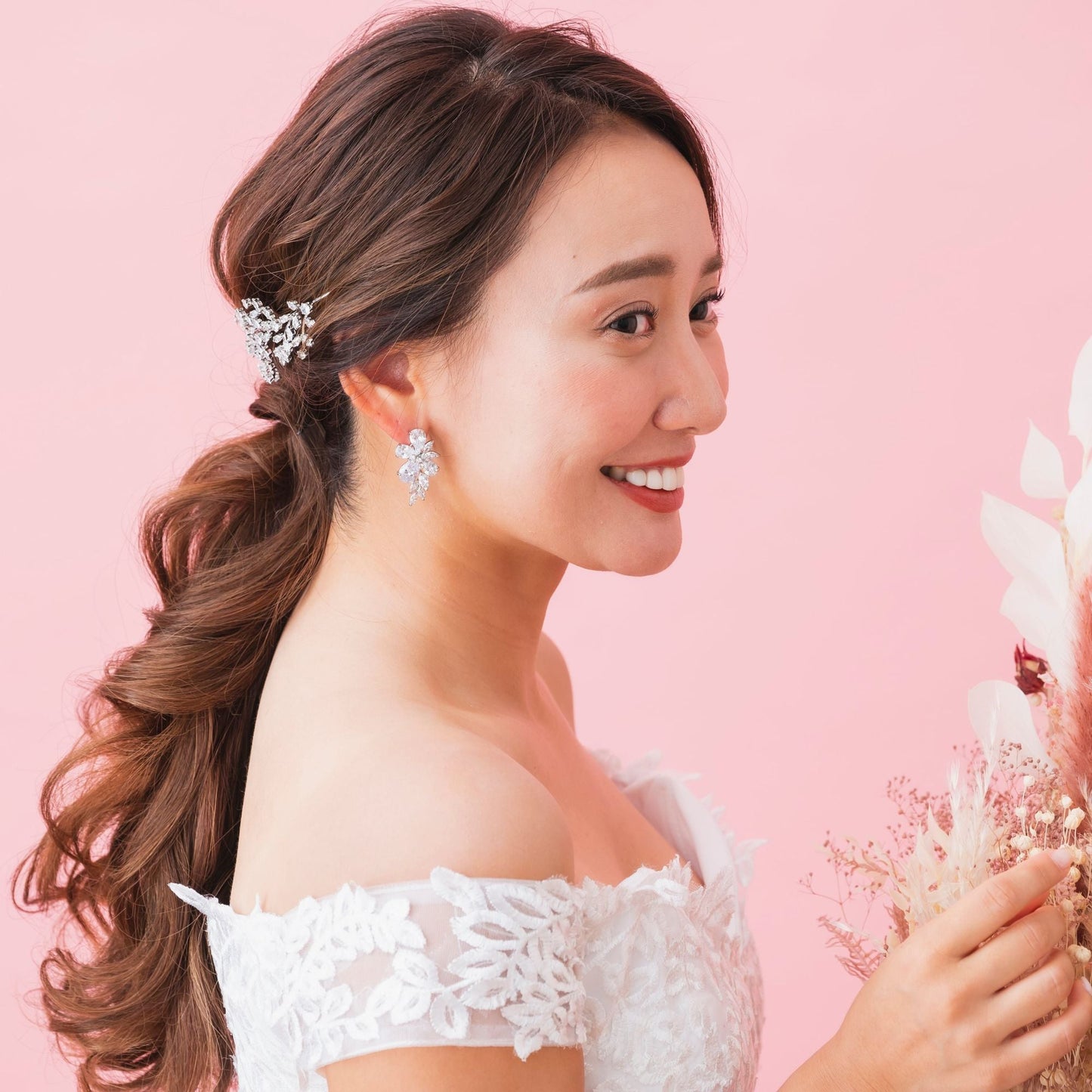 【イヤリング】E-73 キュービックジルコニア ブライダルフラワーイヤリング 【結婚式 ピアス イヤリング】