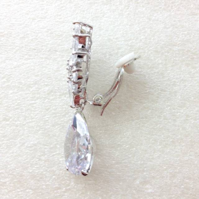 大粒ビジューのイヤリング 【結婚式 ピアス イヤリング レンタル】