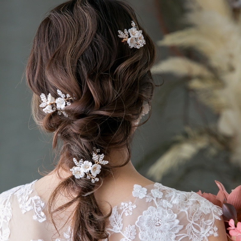 【ヘッドドレス】小枝ホワイトフラワー&ビーズ クリスタル 3P コーム 【結婚式 ヘアアクセサリー】