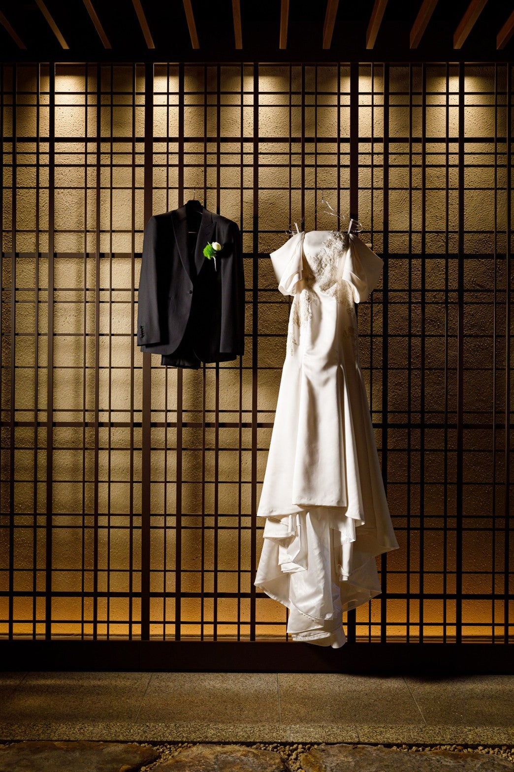 ゴールドレースのオフショルドレス 【ウェディングドレス オーダーメイド】