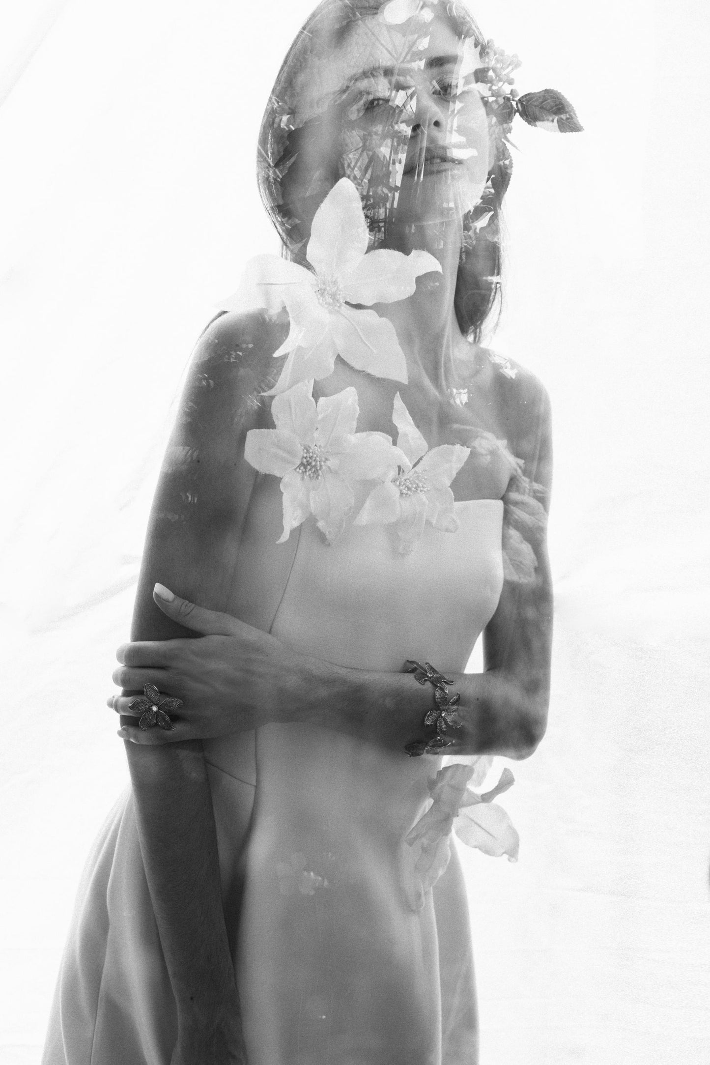 LYS【ウェディングドレス レンタル】