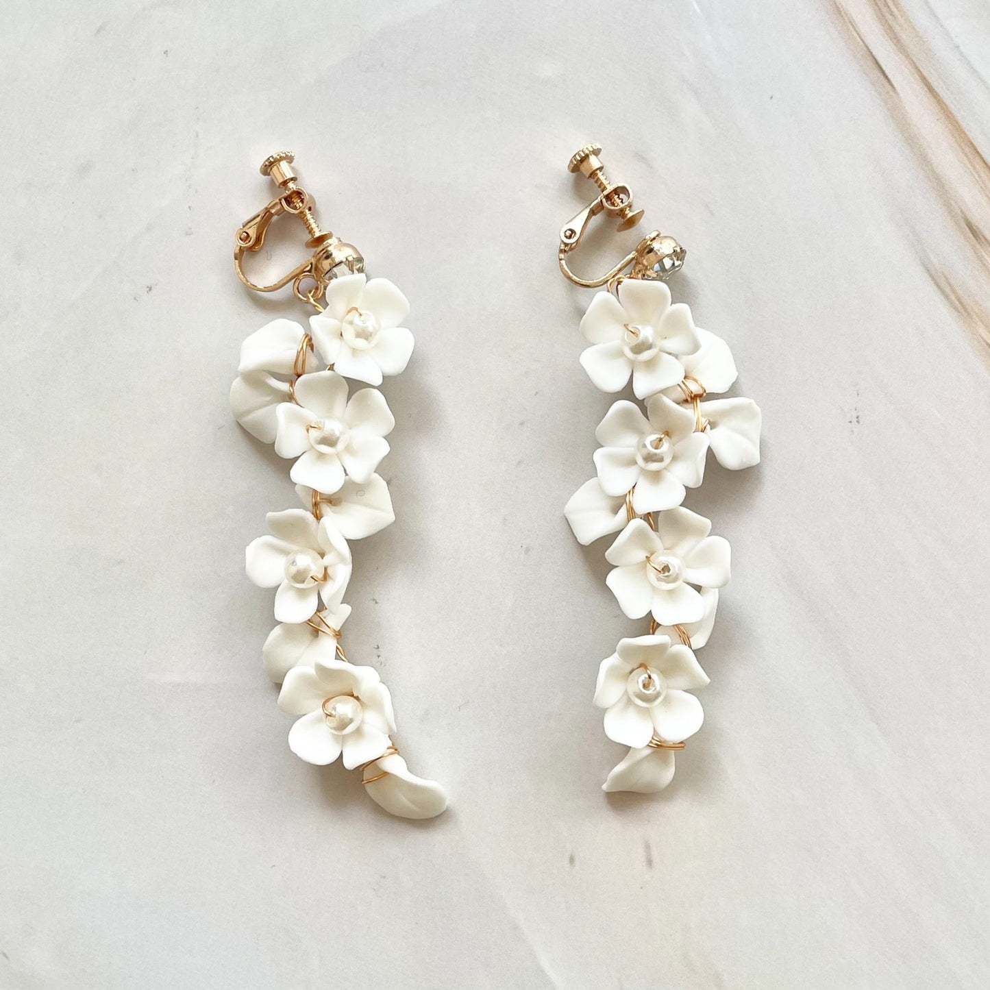 【イヤリング】ウェディングイヤリング ブライダル フラワー 大ぶり お花 ゴールド P17G 【結婚式 ピアス イヤリング】