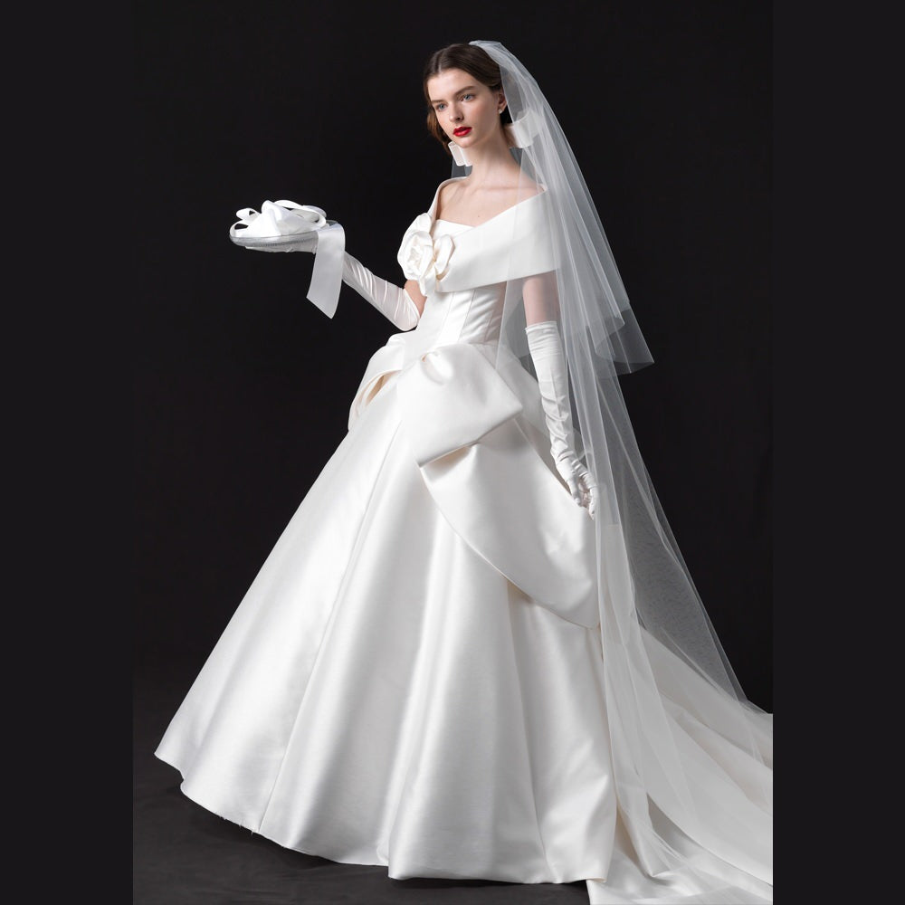 薔薇のケープカラー 【ウェディングドレス レンタル】 – 結婚式準備