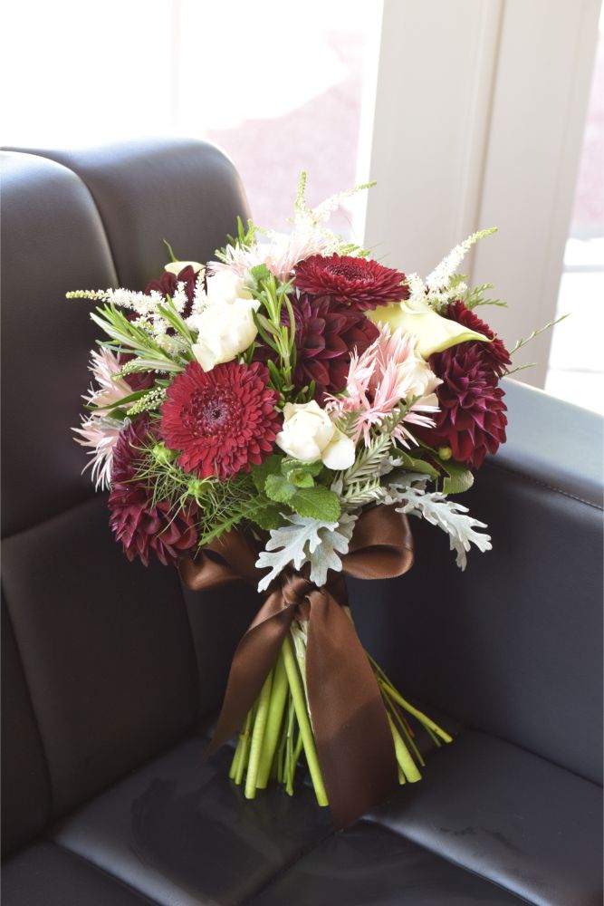 生花】シックな色でまとめた 秋色ブーケ 【結婚式 フラワー 生花