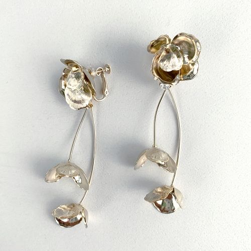 【イヤリング】スイングフラワーイヤリング【ゴールド】ブライダルアクセサリー 【結婚式 ピアス イヤリング】