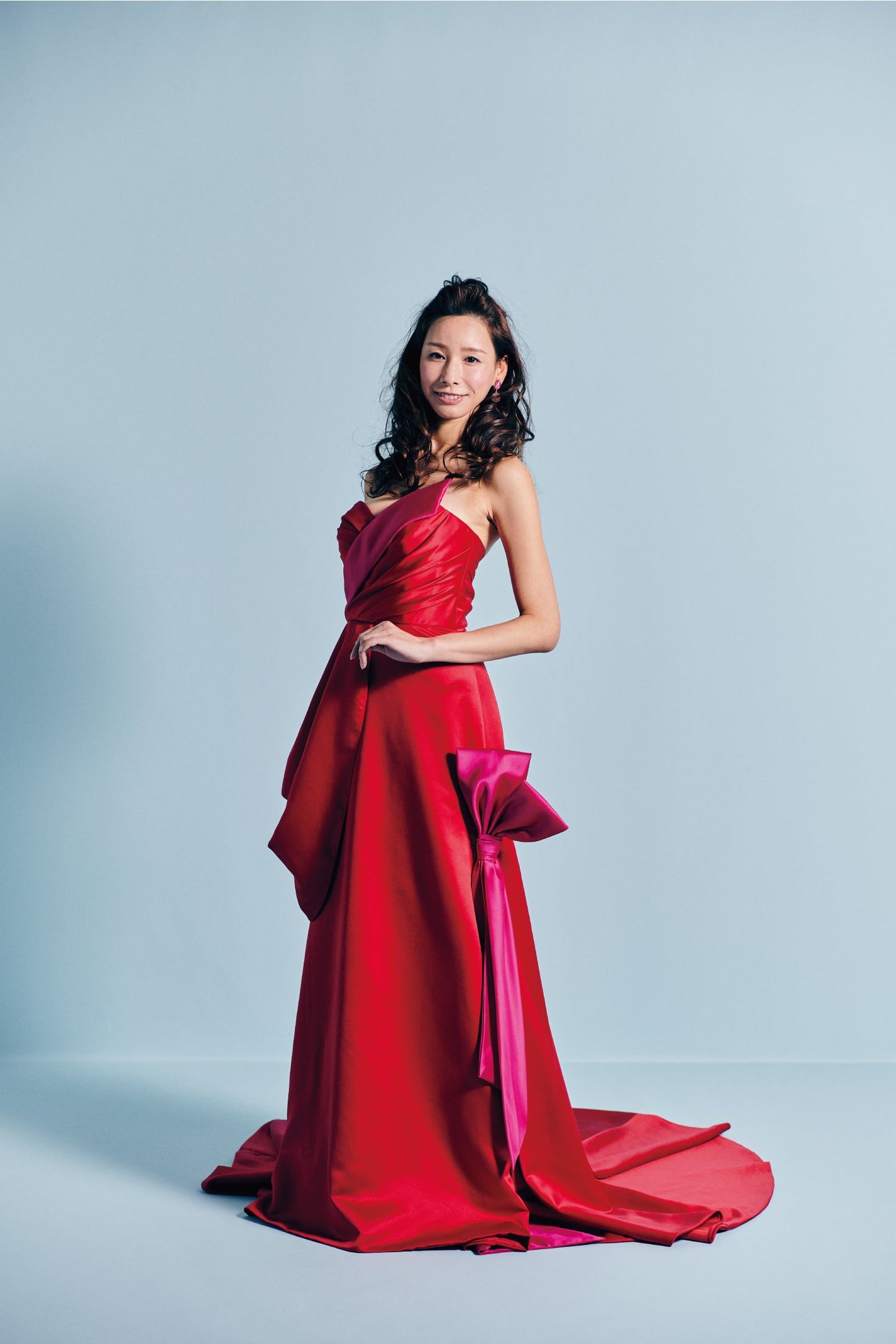 Isa イーザ【カラードレス】Aライン アシンメトリー レッド サテンドレス 【結婚式 レンタル】