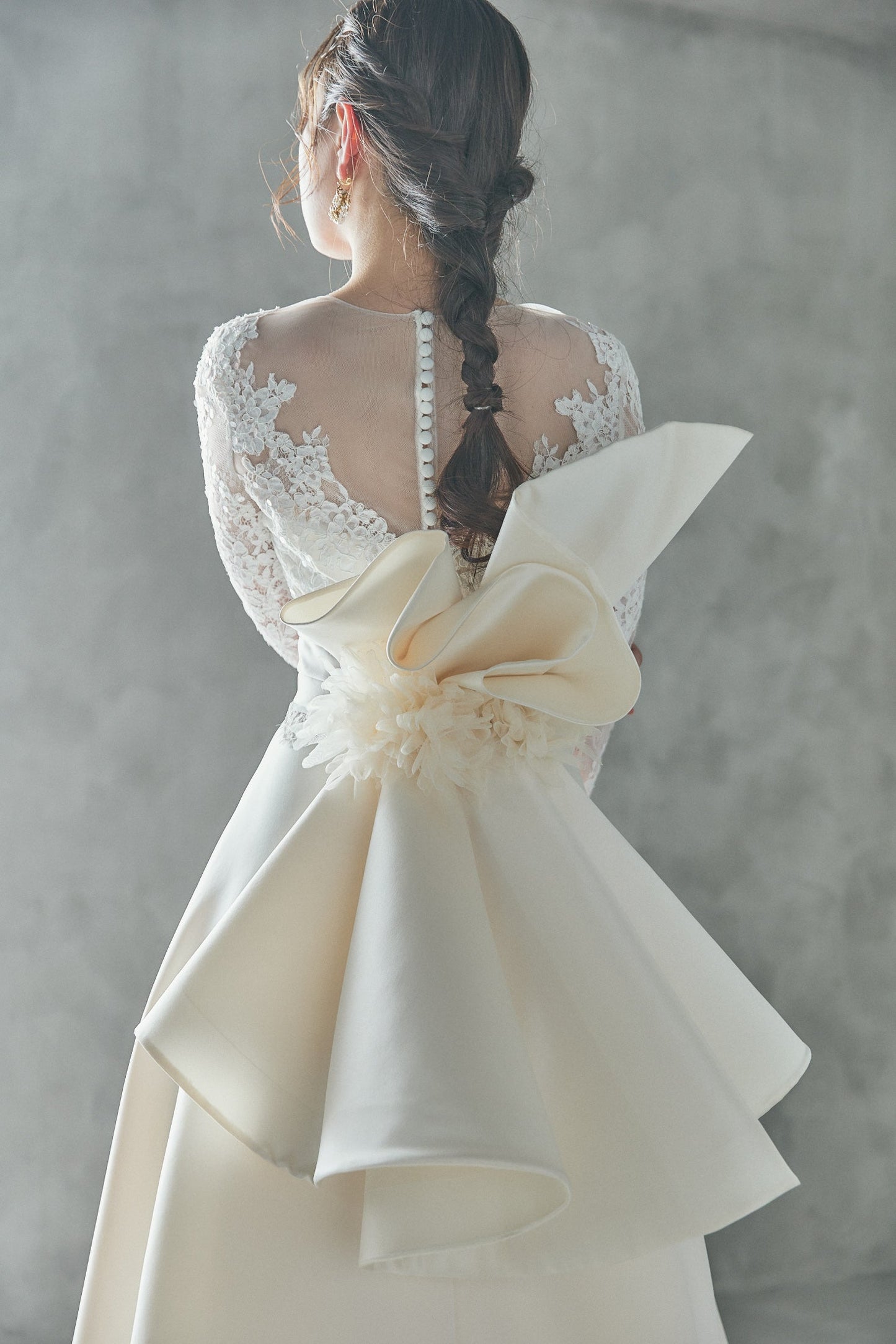 ダリア Dalia 【ウエディングドレス レンタル】Aラインサテン ロングスリーブ2way シンプルドレス 【結婚式】