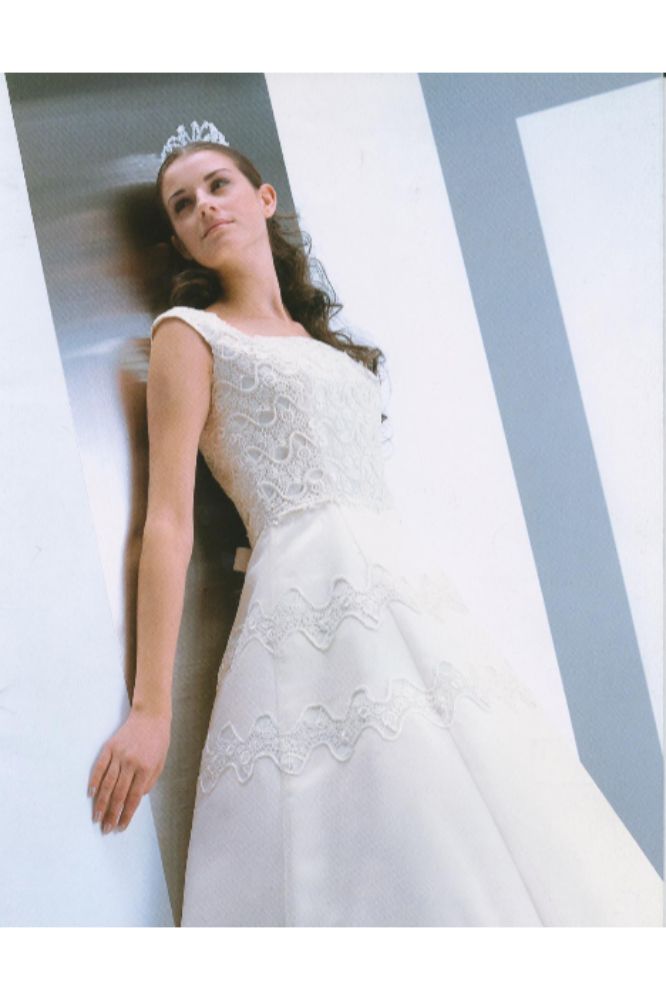 【SALE】白ドレス オフホワイト 【販売衣装】