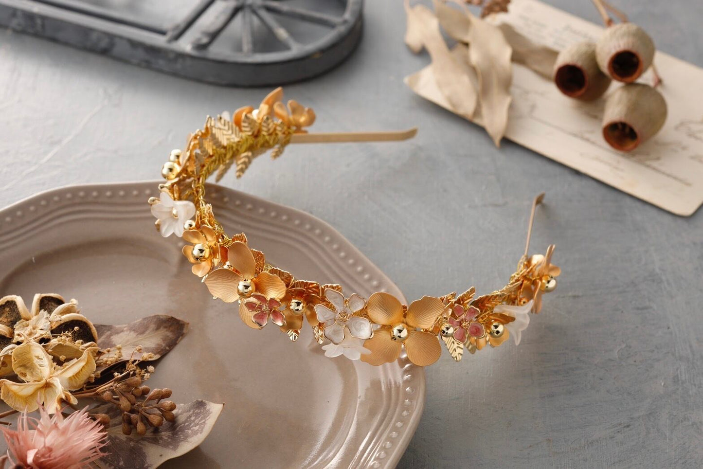 ユリカチューシャ バックカチューシャ 袴 振袖 成人式 ヘアドレス カチューシャ【結婚式 ヘアアクセサリー】