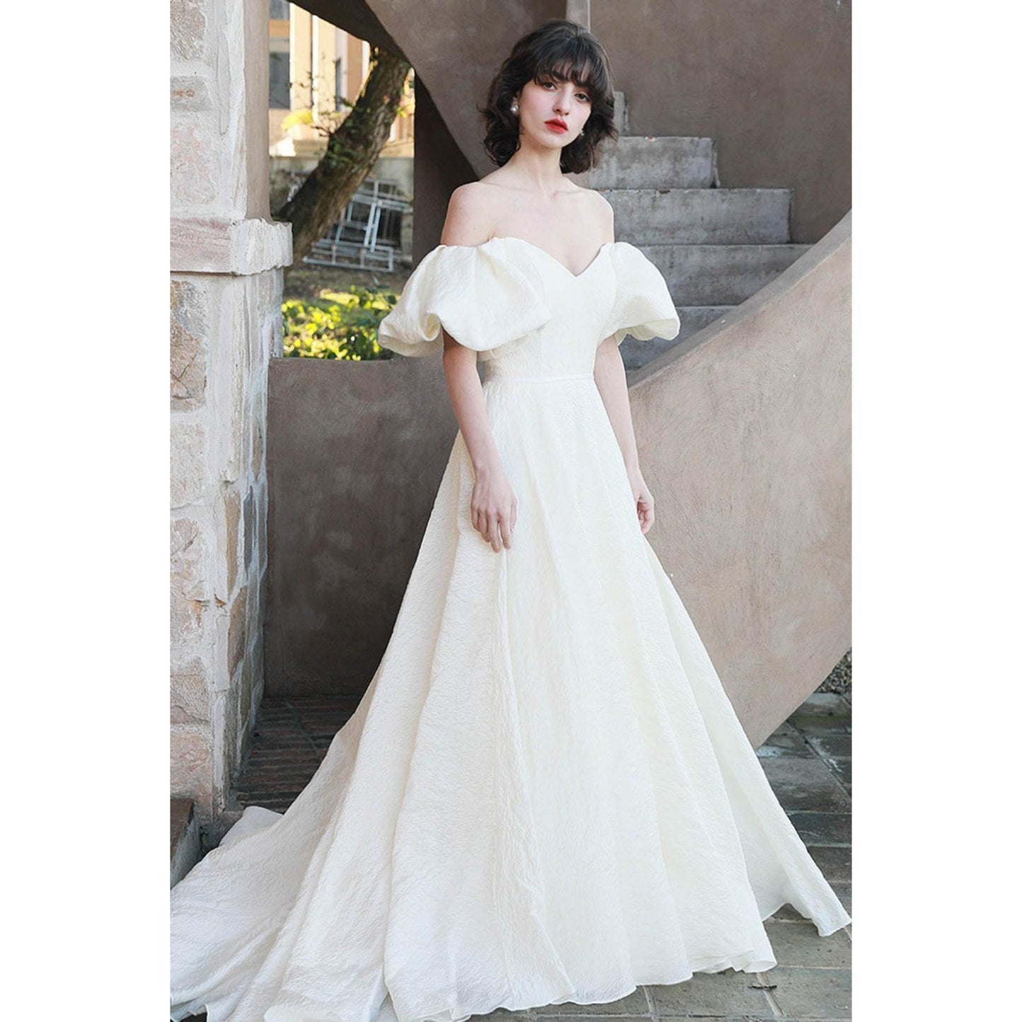 CW3040 Aライン パフスリーブ ナチュラル ウェディングドレス【ウェディングドレス オーダーメイド】