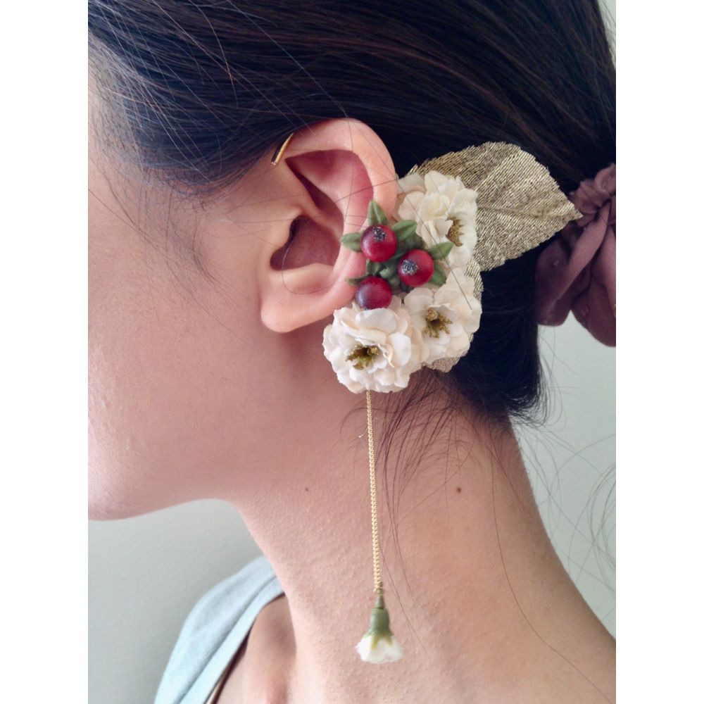 白いお花のイヤーフック 【結婚式 ピアス イヤリング】