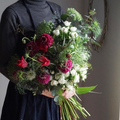 【生花】季節のお花で彩るウェディングブーケ 【結婚式 フラワー 生花 ブーケ ブートニア オーダーメイド】