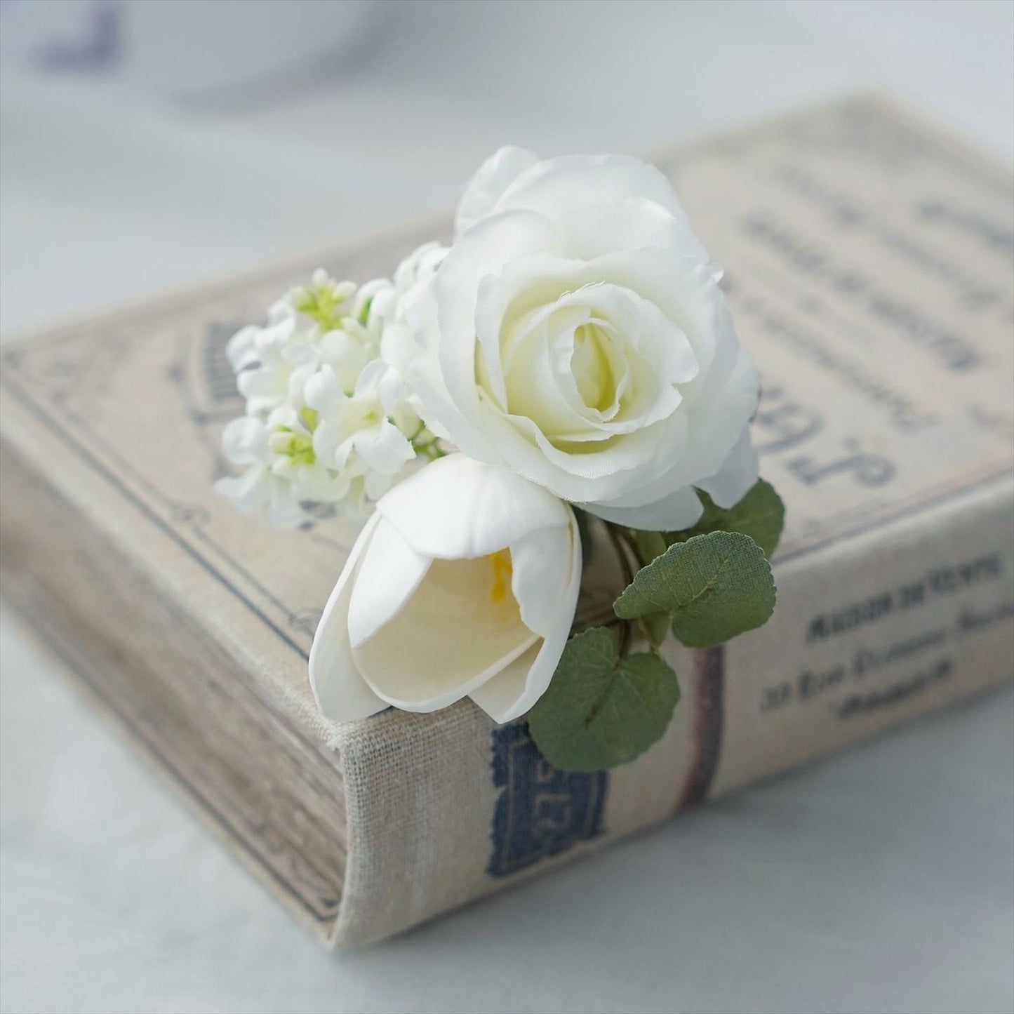 チューリップのホワイトグリーンブーケ【結婚式 フワラー アーティフィシャルフラワー ブーケ ブートニア】