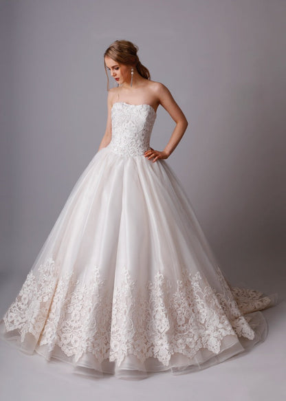 Qualo TK-271 【ウェディングドレス レンタル】