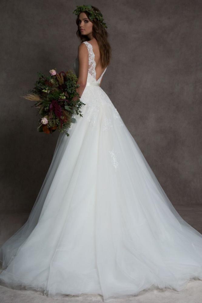 ROMONA KEVEZA RB022-2 【ウェディングドレス レンタル】