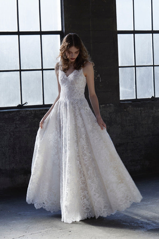 MADELEINE【ウェディングドレス レンタル】NAEEM KHAN インポート 【ウェディングドレス レンタル】