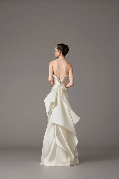 BRIGITTA【ウェディングドレス レンタル】ANTONIO RIVA アントニオリーヴァ インポート 【ウェディングドレス レンタル】