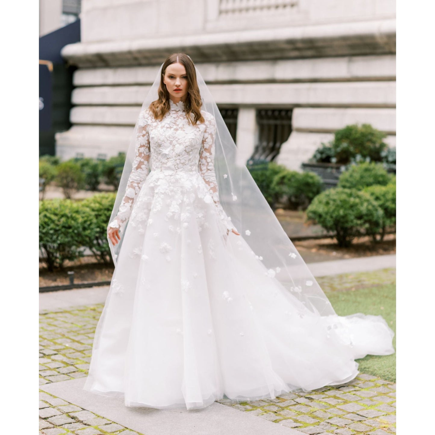 SERENITY 【ウェディングドレス レンタル】