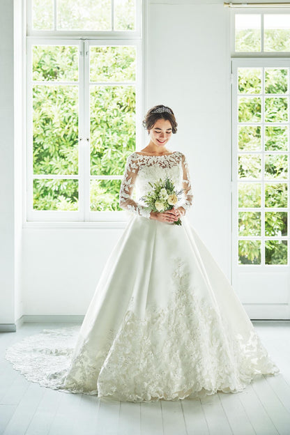 Lyana【ウェディングドレス レンタル】