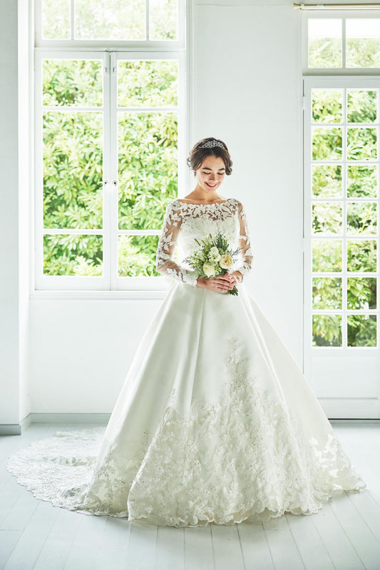 Lyana【ウェディングドレス レンタル】