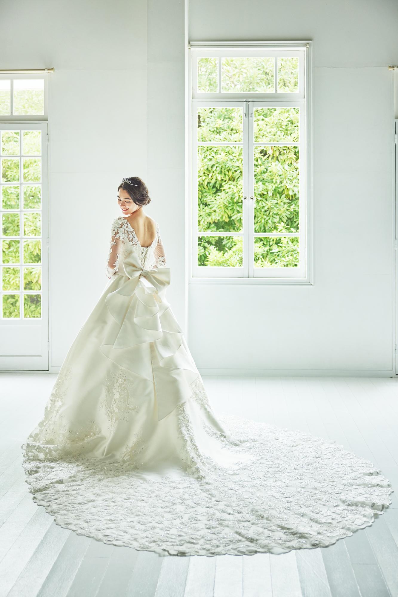 Lyana【ウェディングドレス レンタル】