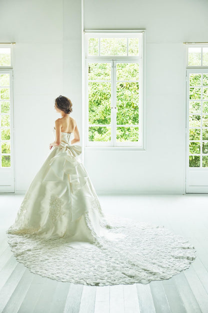 Lyana【ウェディングドレス レンタル】