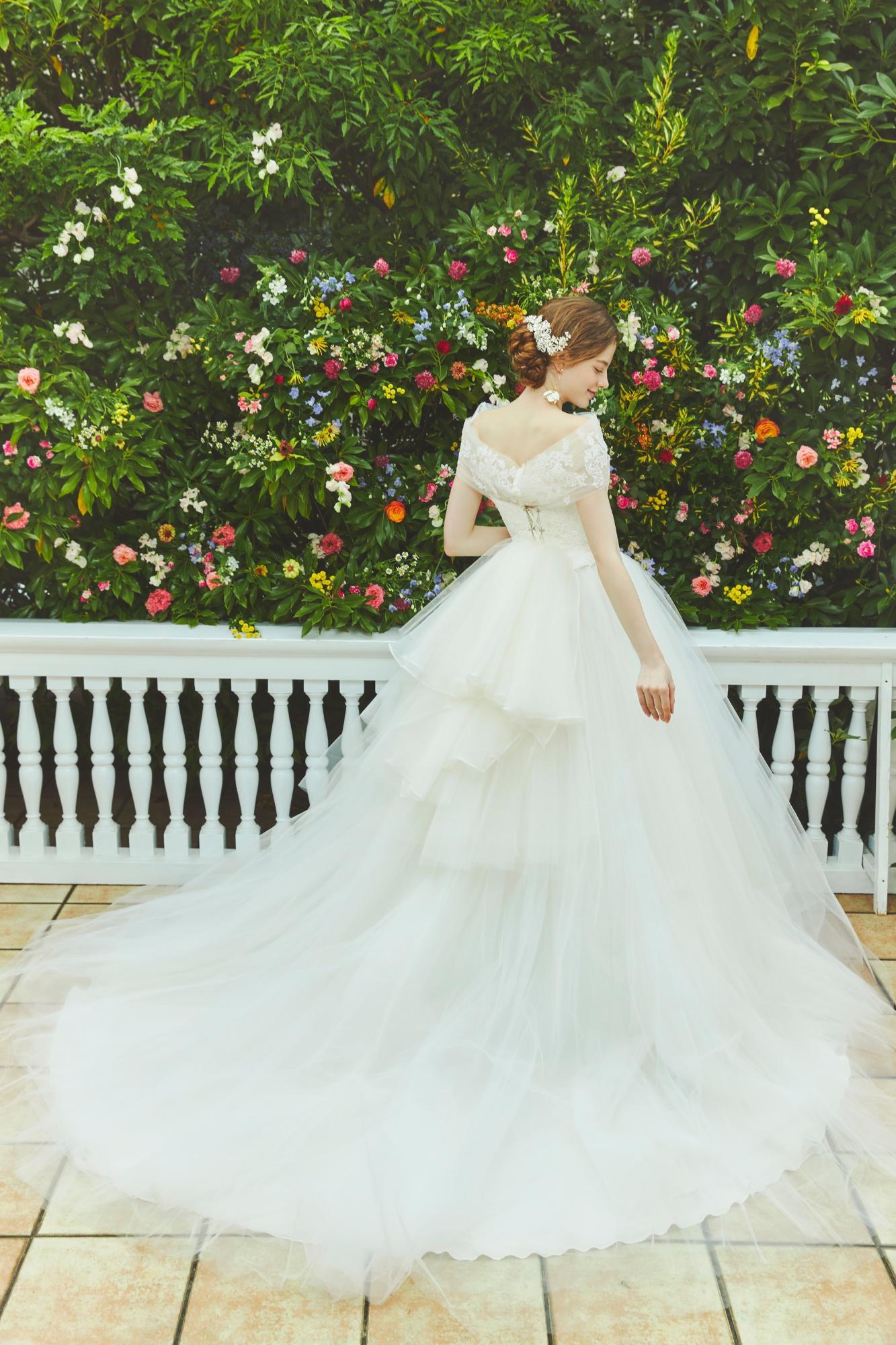 Valerie【ウェディングドレス レンタル】 – 結婚式準備サイトCORDY