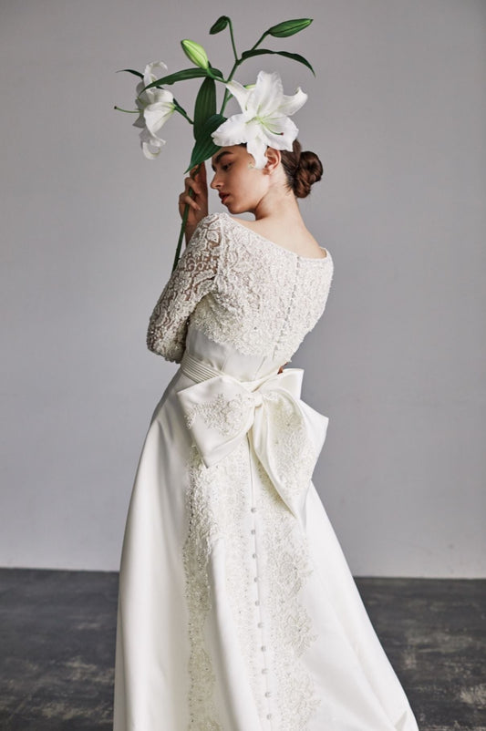 イジュ【ウェディングドレス レンタル】