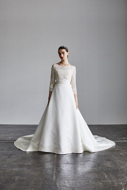 イジュ【ウェディングドレス レンタル】