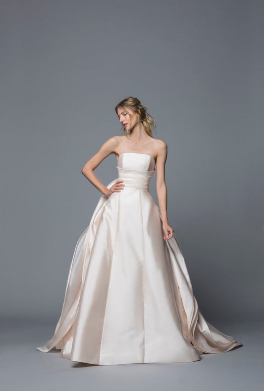 ORNELLA ANTONIO RIVA 【ウェディングドレス レンタル】